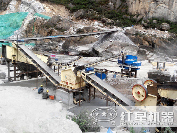 鄂式破碎機生產現場